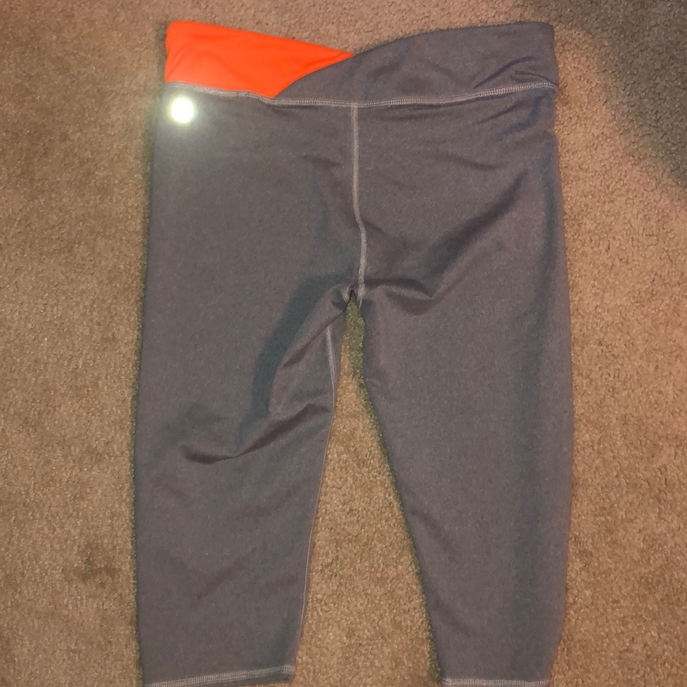 Fabletic capris - Picture 2 of 2